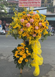 Kệ hoa chúc mừng 09