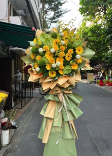 Kệ hoa chúc mừng 02