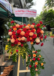 Kệ hoa chúc mừng 03