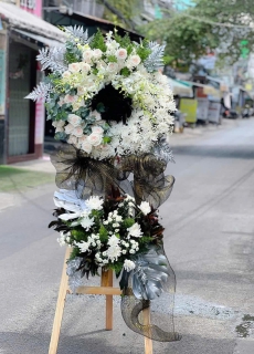 kệ hoa chia buồn 02