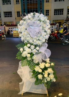 Kệ hoa chia buồn 07