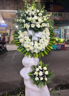 Kệ hoa chia buồn 03