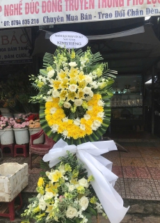 Kệ hoa chia buồn 18