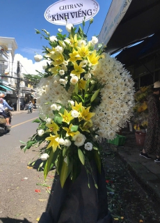 Kệ hoa chia buồn 20