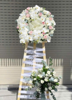 Kệ hoa chia buồn 22