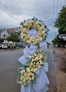 Kệ hoa chia buồn 27