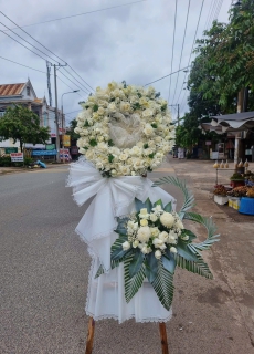 Kệ hoa chia buồn 28