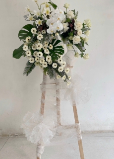 Kệ hoa chia buồn 31